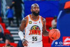 多米尼克·瓊斯半場高效表現(xiàn)，10投6中貢獻(xiàn)15分3板8助3斷