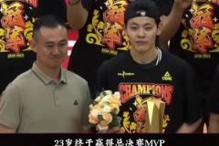 沒職業(yè)前景曾被退隊，楊舒予在姐姐特訓下，終成總決賽MVP！