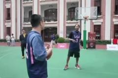 結(jié)果沒進(jìn)！徐靜雨面對(duì)羅斯咔咔就是背打往里懟~