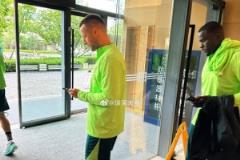 博主：國(guó)安今日冒雨進(jìn)行官訓(xùn)，斯帕吉奇參與其中